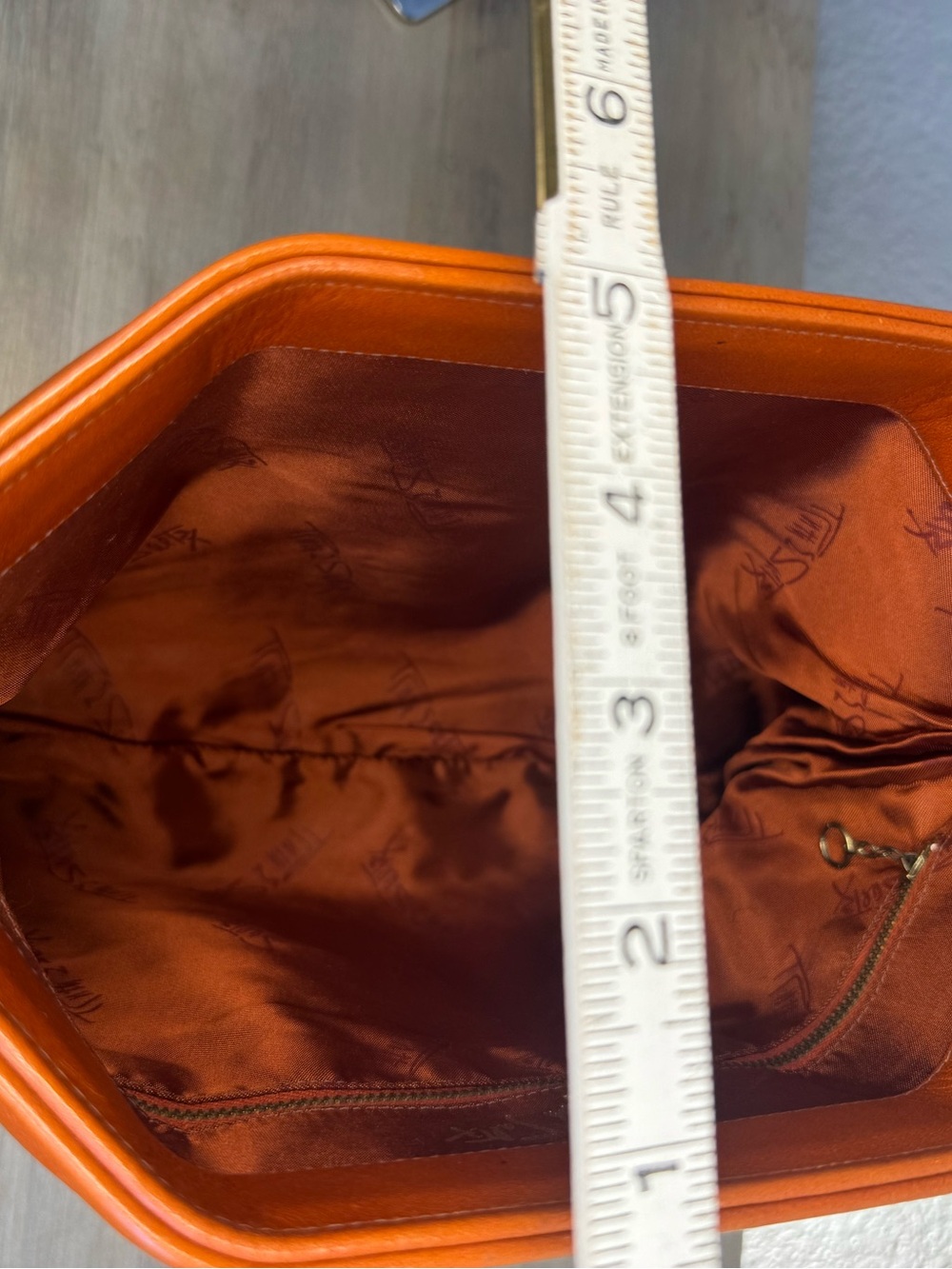Vintage Ruth Saltz Leather Handbag Unique Two-Knob Spring Frame Closure - Picture 14 of 16